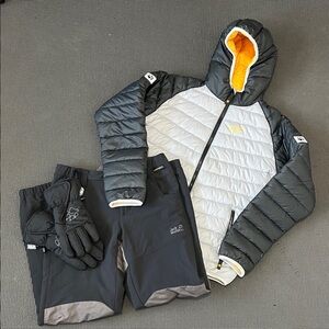 Kids Two-Tone Jacket with snow pants and Gloves